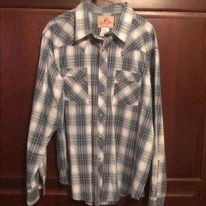Wrangler pearl snap shirt